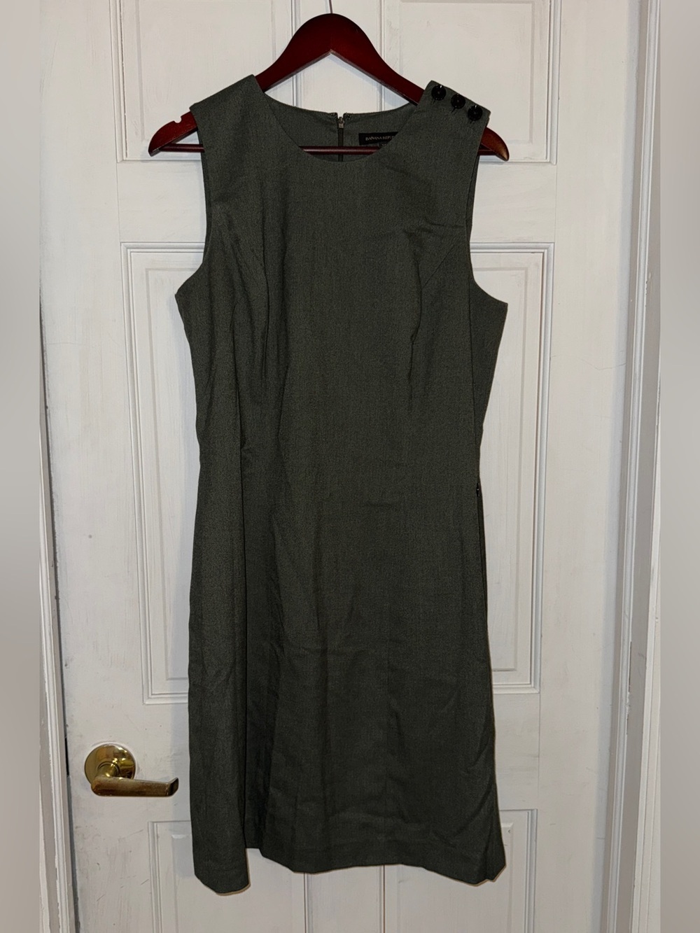 BANANA REPUBLIC Women's Dark Gray Button Detail Sleeveless Sheath Dress Size 14